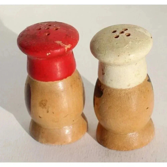 Vintage Boy & Girl Chef Salt and Pepper Shakers Set Wooden Mini 2 1/4" JAPAN - Picture 2 of 2